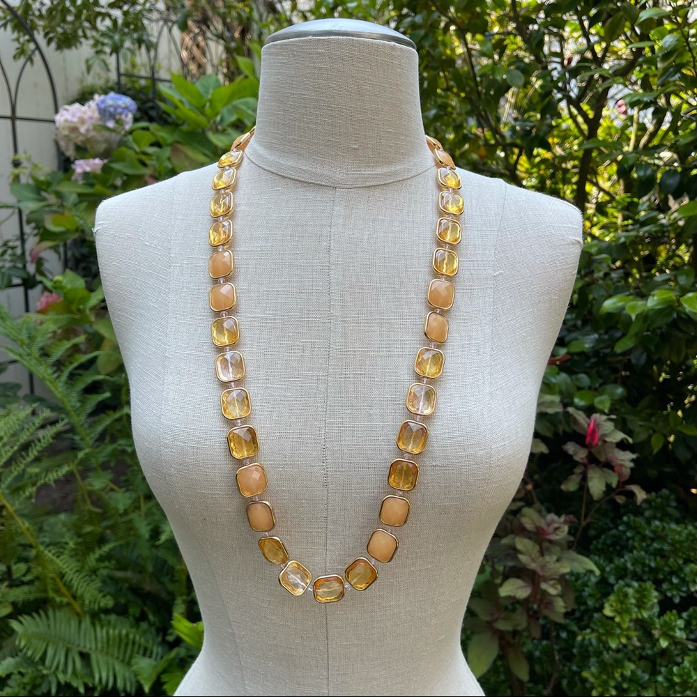 NWOT Banana Republic Statement Necklace
